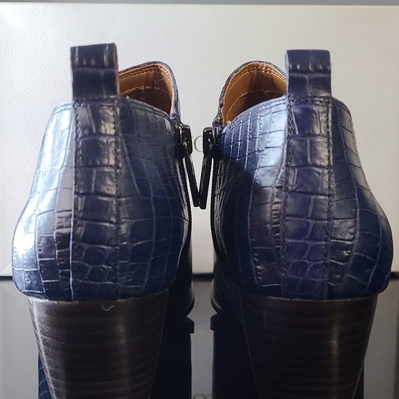 *NEW* Franco Sarto Dingo Bootie - Picture 3 of 16